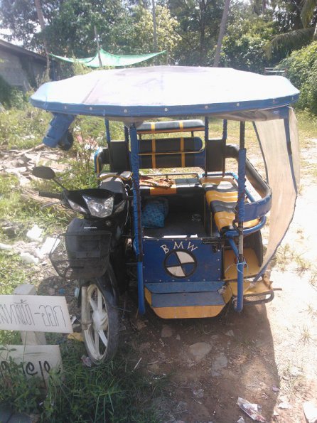 Roller mit Beiwagen in Thailand